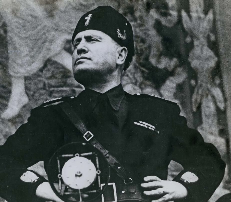 beito Mussolinis corpse - LiveGore.com